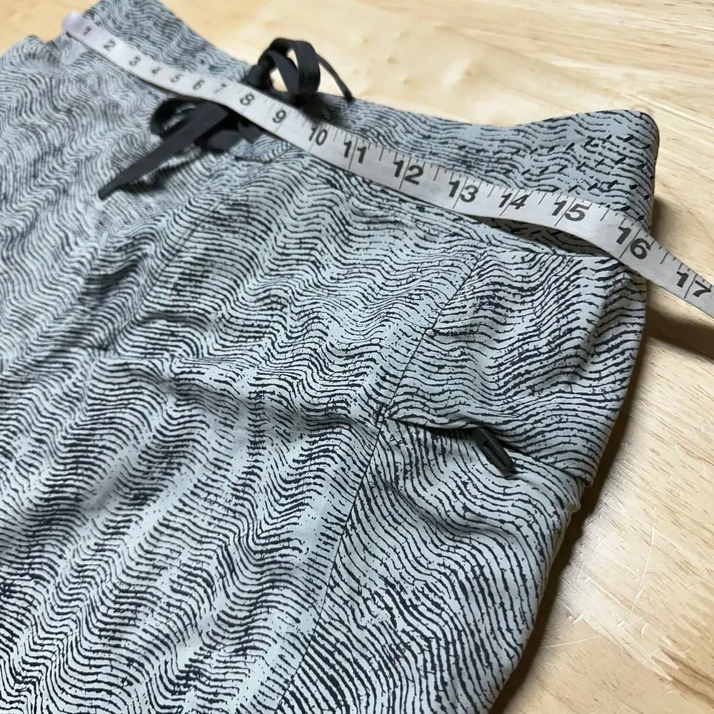 Lululemon Current State Board Short 9 Inch Graphite Grey Men's Size 30 EUC